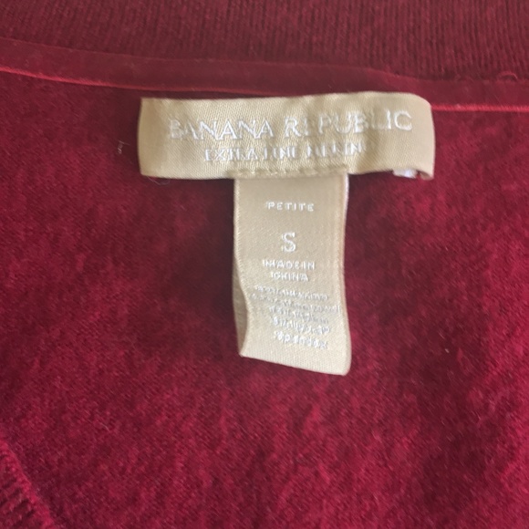 Banana Republic Fuschia V-Neck Sweater Wear 2 Work - Picture 4 of 4